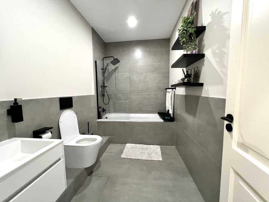 To Let 2 Bedroom Property for Rent in Sandown Western Cape